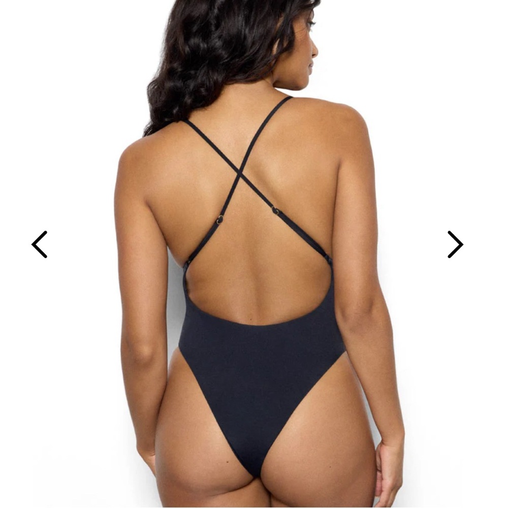 Dos Gardenias Veronica One Piece